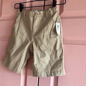 ⚡️NWT⚡️Old Navy Boy’s Khaki Shorts - Size 7